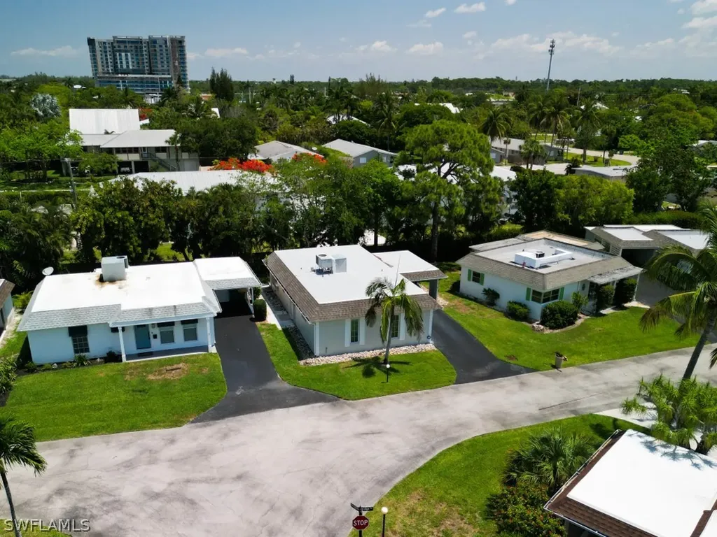 9 Knights Bridge Road Naples FL 34112
