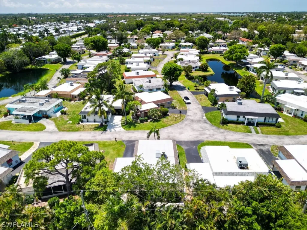 9 Knights Bridge Road Naples FL 34112