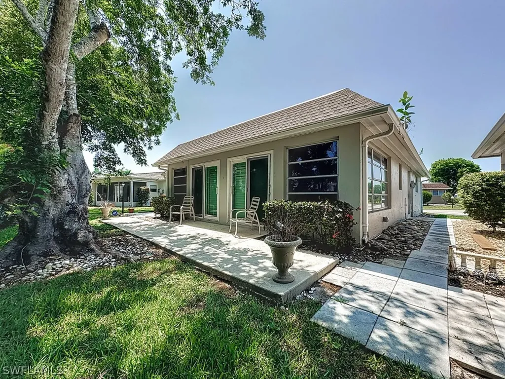 9 Knights Bridge Road Naples FL 34112