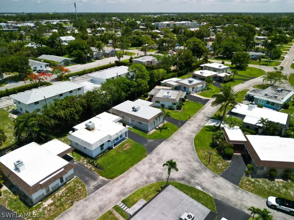 9 Knights Bridge Road Naples FL 34112
