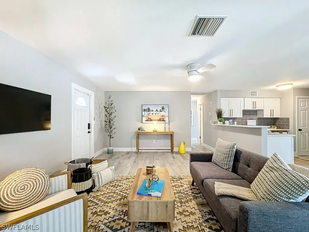 9 Knights Bridge Road Naples FL 34112