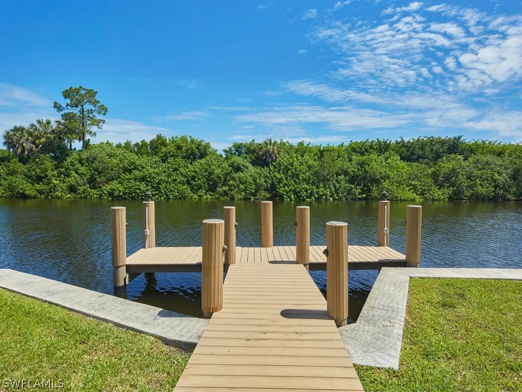 2297 Longboat Drive Naples FL 34104