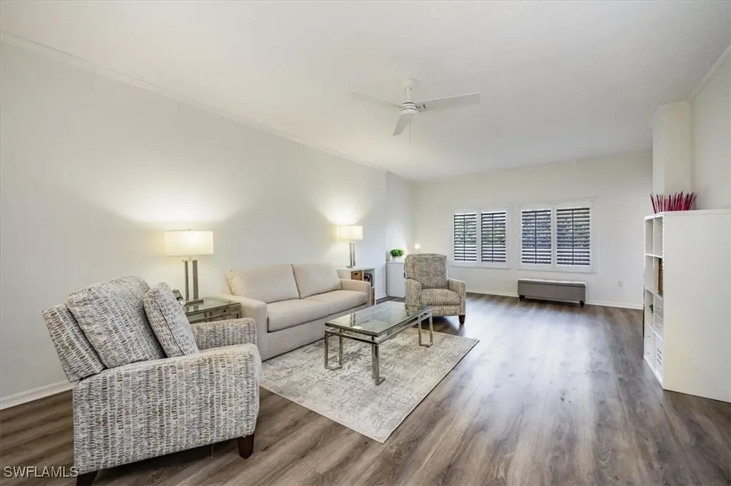 Naples FL, 900 Arbor Lake Drive, Unit 9-205