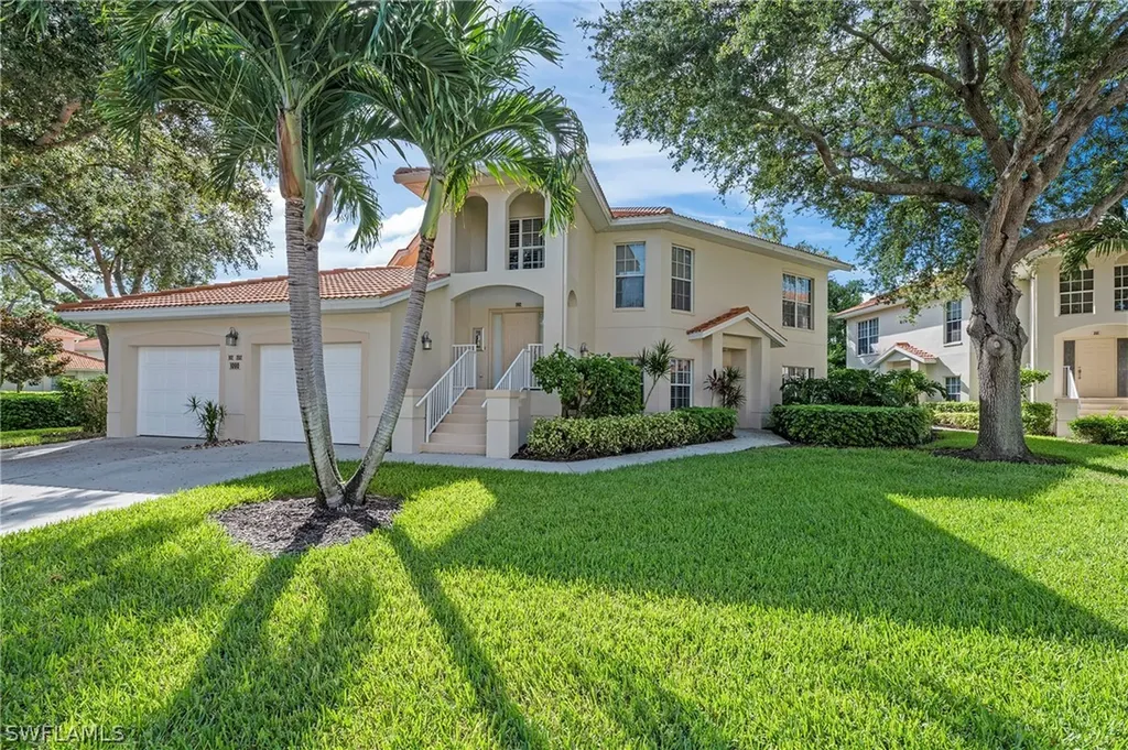 Naples FL, 1090 Egrets Walk Circle, Unit 102