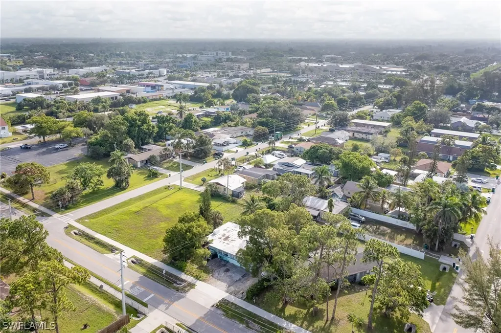 1915 Shadowlawn Drive Naples FL 34112