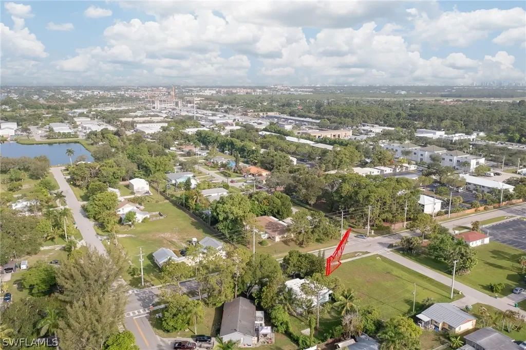 1915 Shadowlawn Drive Naples FL 34112