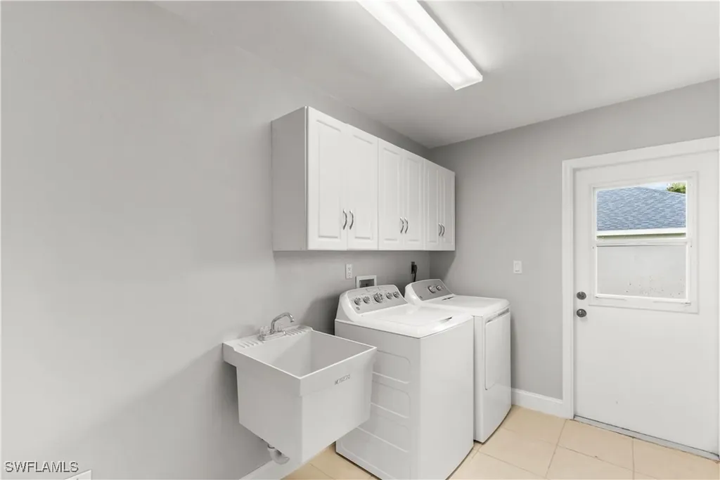 1941 SE 31st Street Cape Coral FL 33904