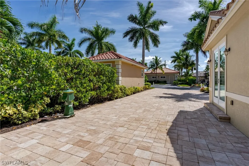 13596 Snook Circle Naples FL 34114