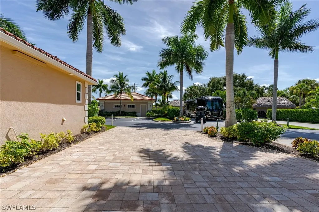 13596 Snook Circle Naples FL 34114