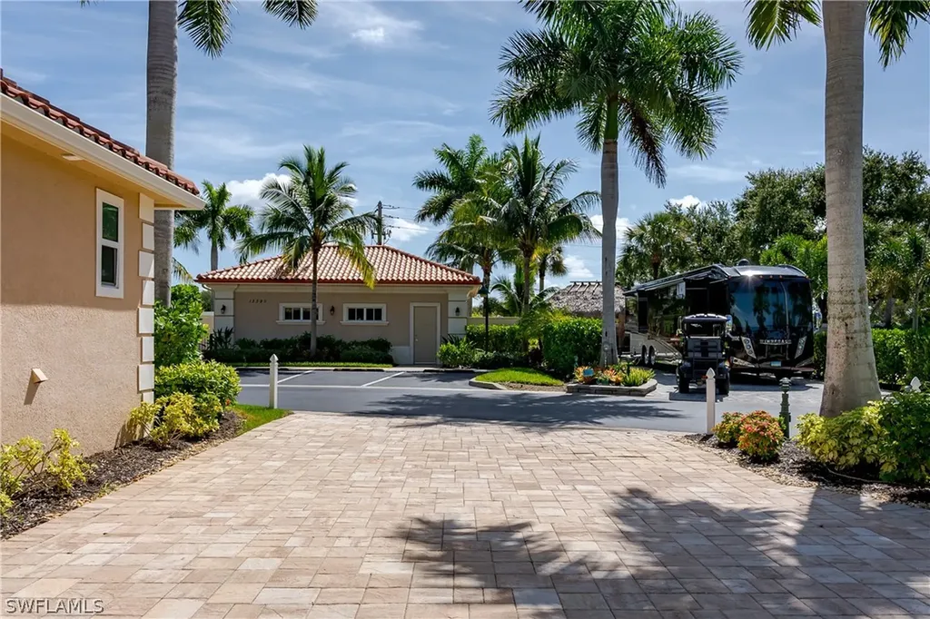 13596 Snook Circle Naples FL 34114