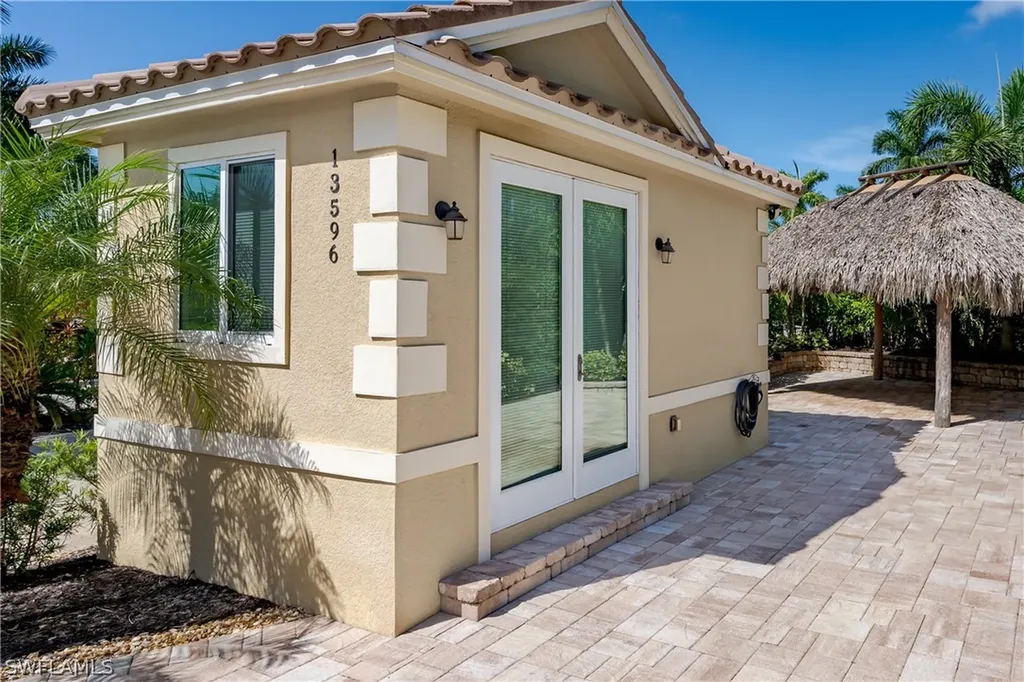 13596 Snook Circle Naples FL 34114
