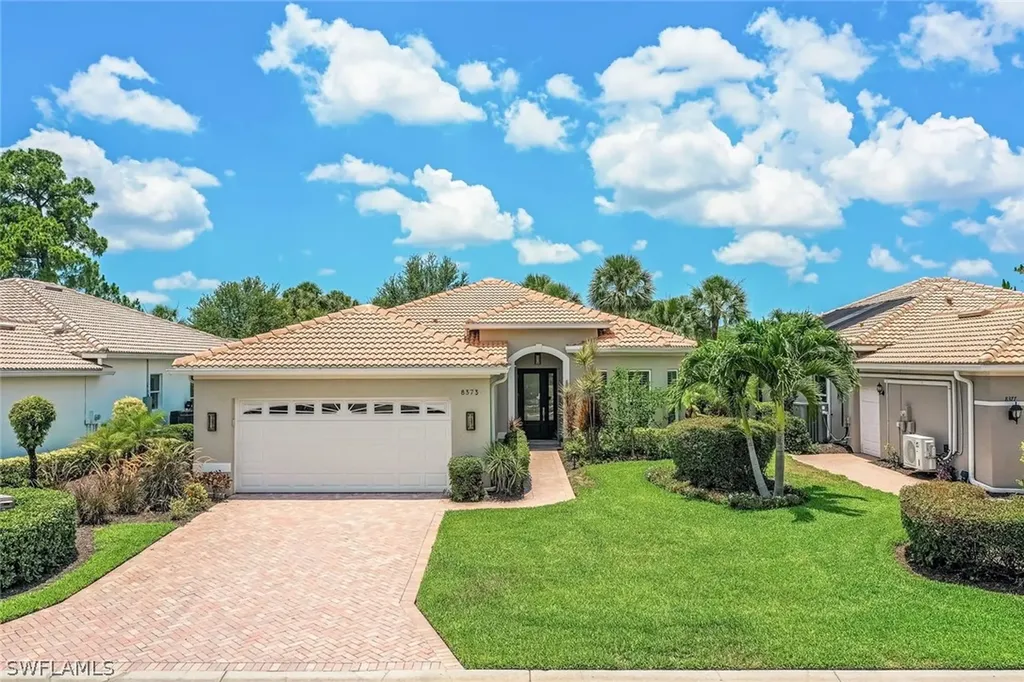 8373 Gleneagle Way Naples FL 34120