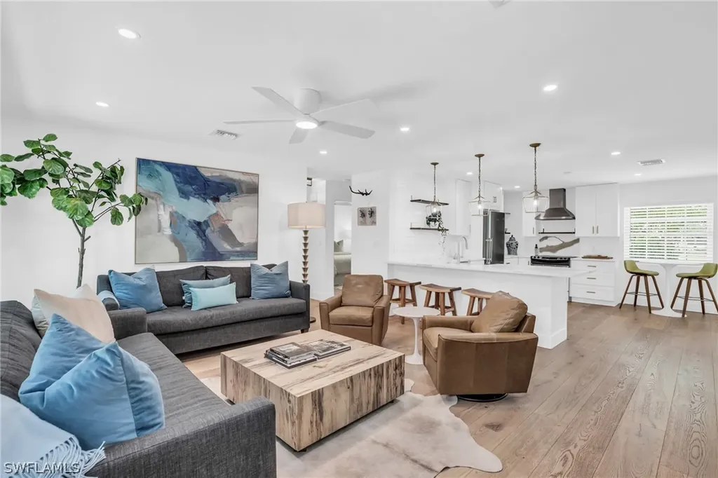 1246 Royal Palm Drive Naples FL 34103