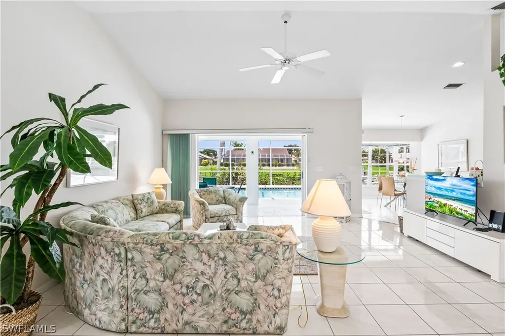 3305 SE 10th Avenue Cape Coral FL 33904