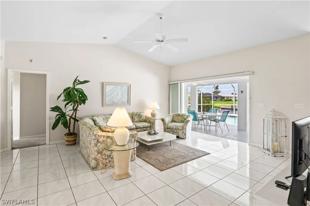 3305 SE 10th Avenue Cape Coral FL 33904