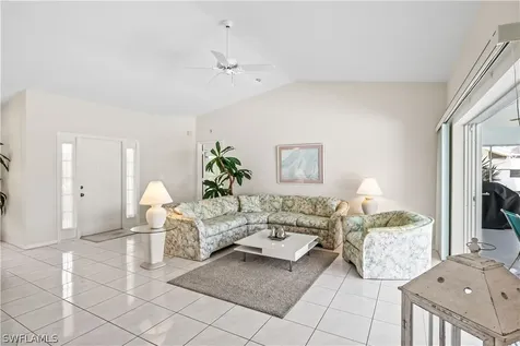 3305 SE 10th Avenue Cape Coral FL 33904