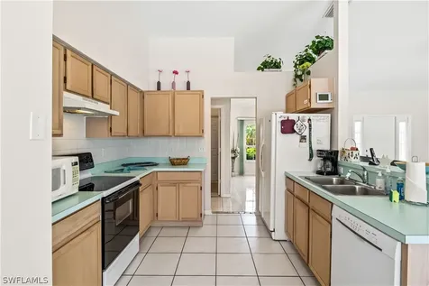 3305 SE 10th Avenue Cape Coral FL 33904