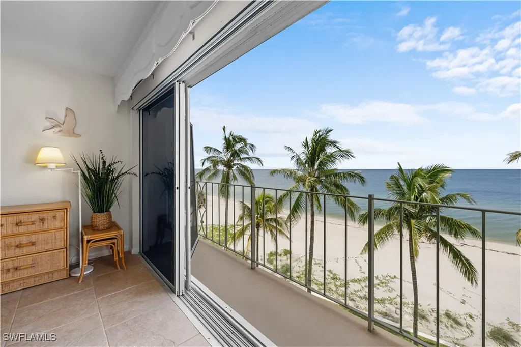 2011 Gulf Shore Boulevard N Naples FL 34102