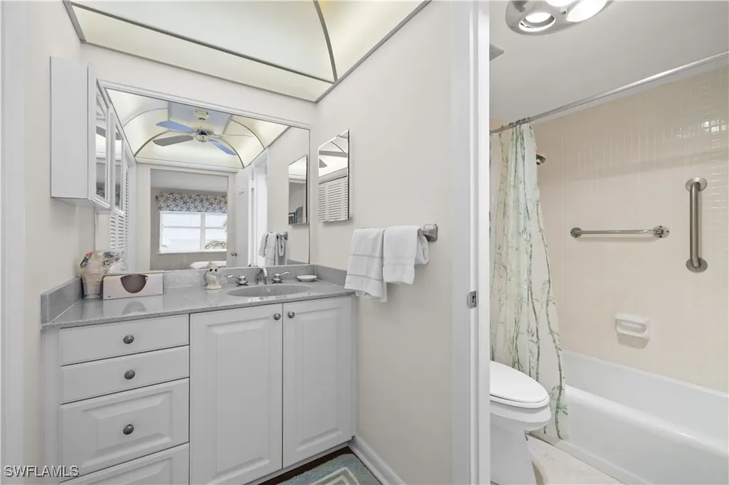 2011 Gulf Shore Boulevard N Naples FL 34102