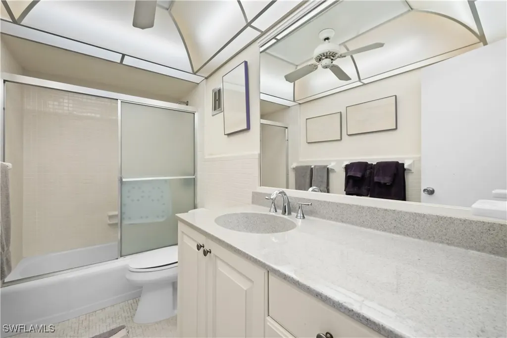 2011 Gulf Shore Boulevard N Naples FL 34102