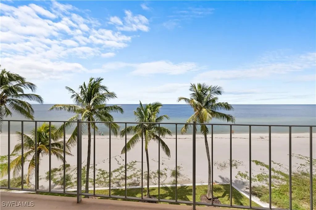 2011 Gulf Shore Boulevard N Naples FL 34102