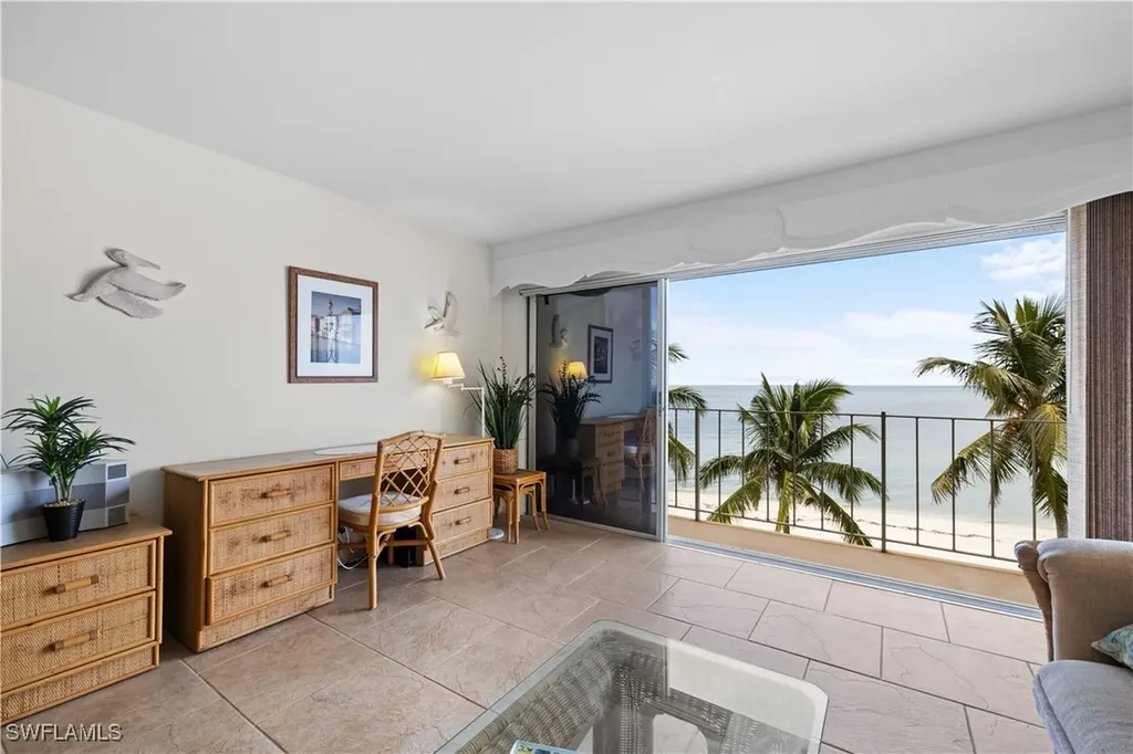 2011 Gulf Shore Boulevard N Naples FL 34102
