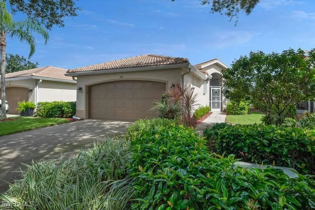 Naples FL, 1896 Crestview Way