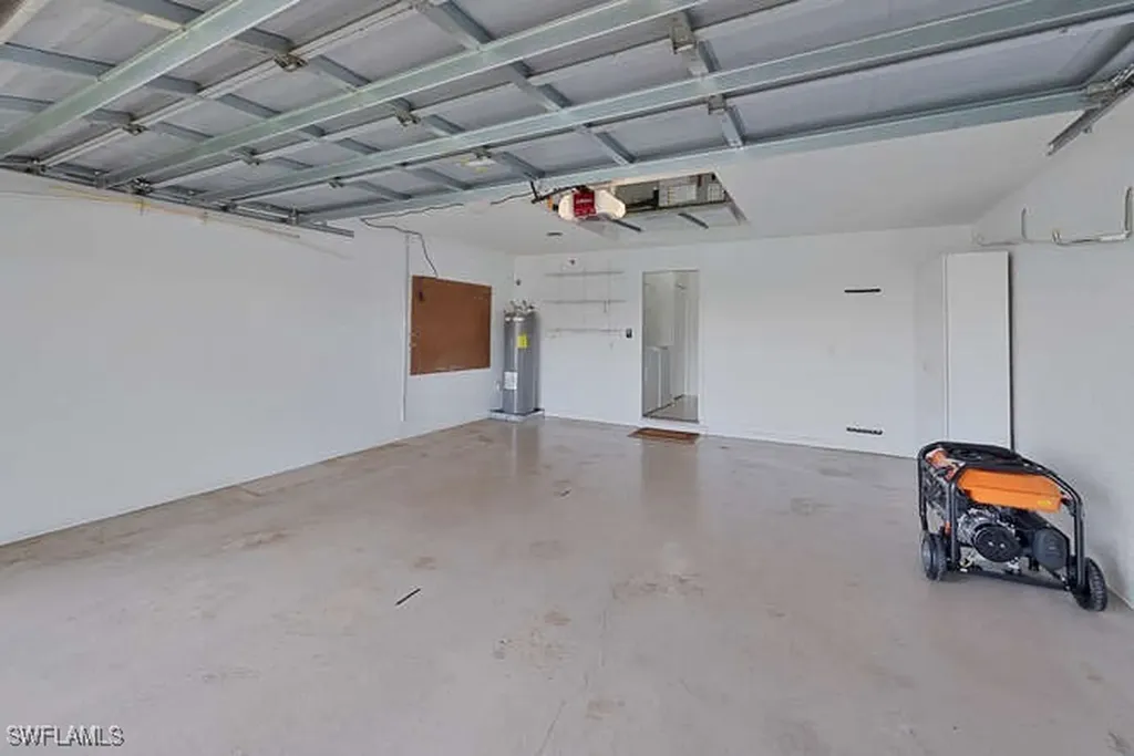 1896 Crestview Way Naples FL 34119