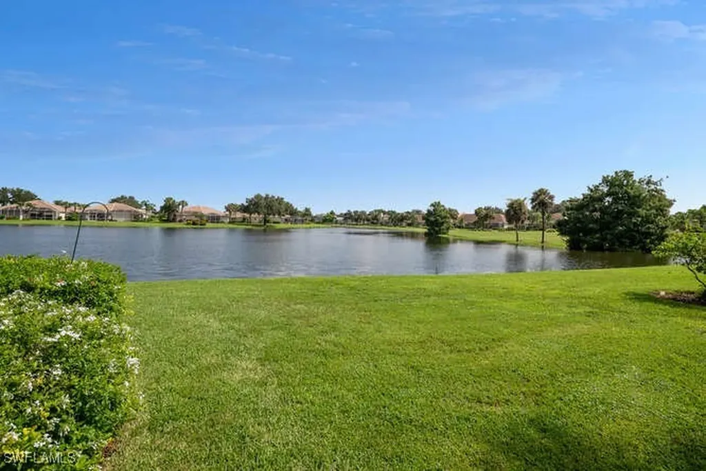 1896 Crestview Way Naples FL 34119