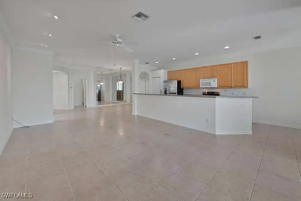 1896 Crestview Way Naples FL 34119