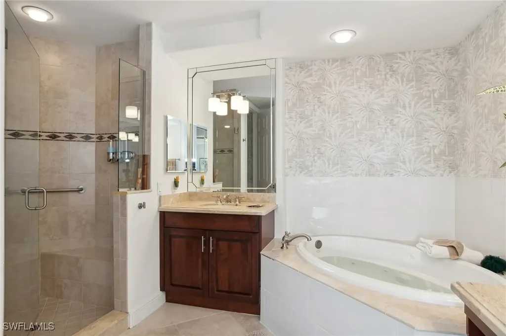580 El Camino Real Naples FL 34119