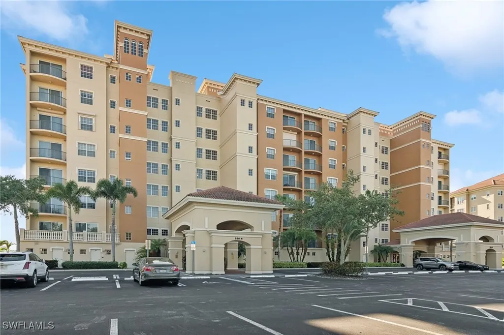 580 El Camino Real Naples FL 34119