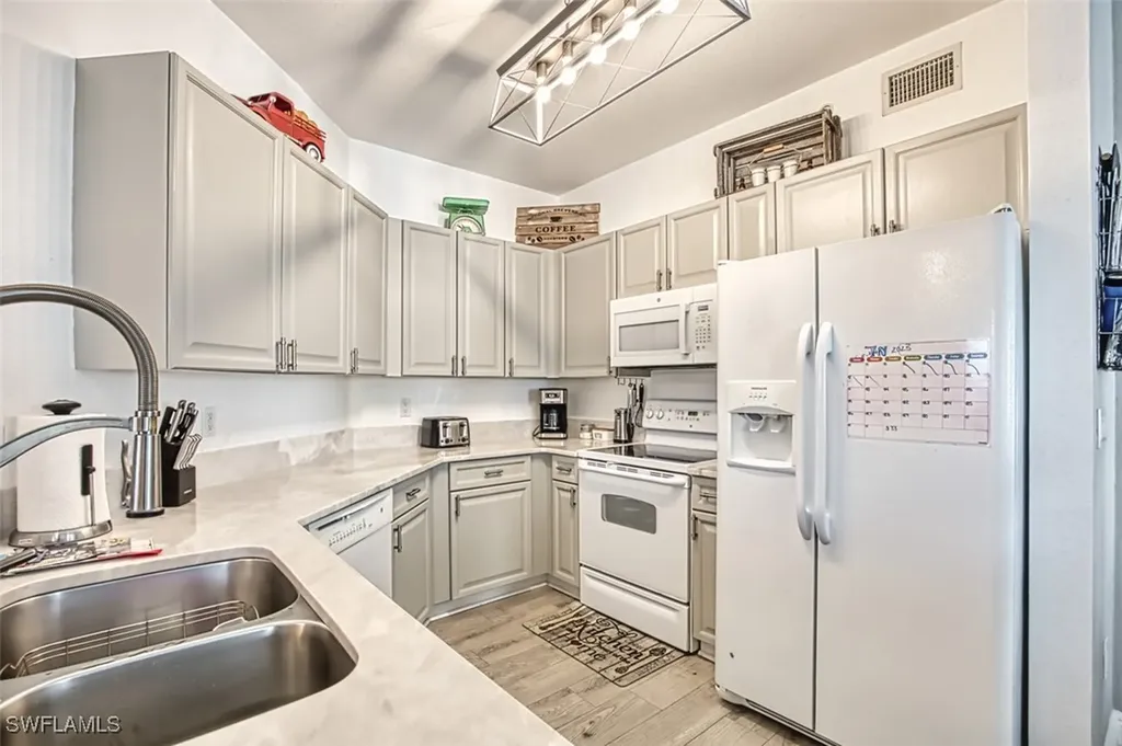 10070 Lake Cove Drive Fort Myers FL 33908