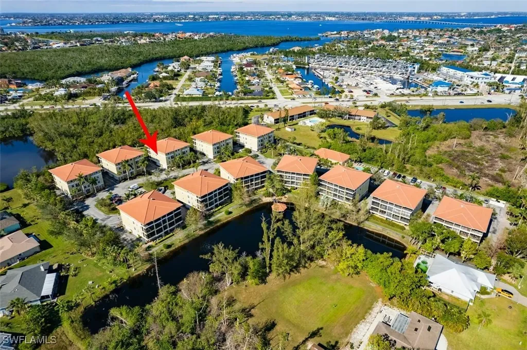 10070 Lake Cove Drive Fort Myers FL 33908