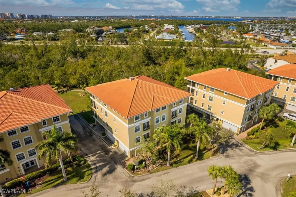 10070 Lake Cove Drive Fort Myers FL 33908