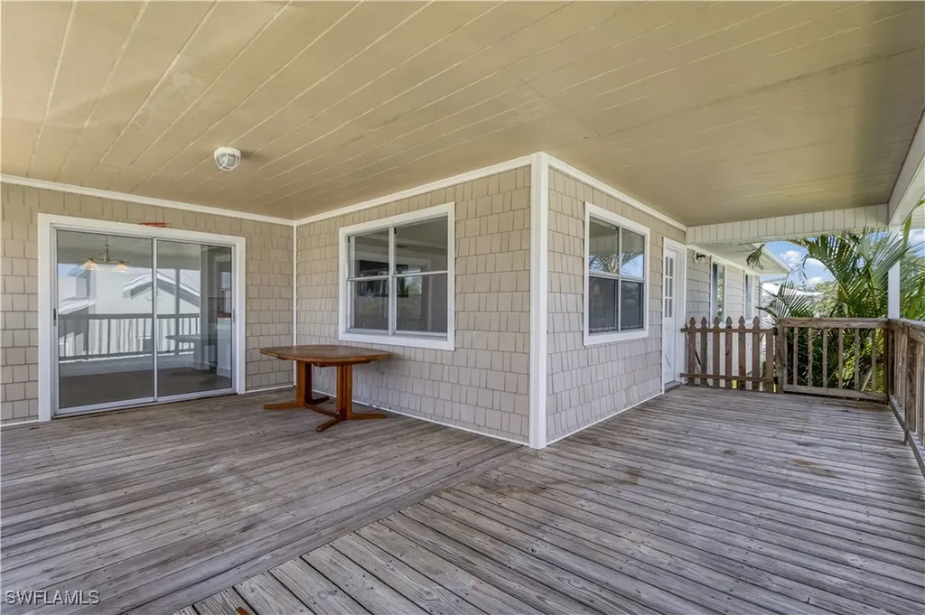 942 Prescott Street Fort Myers Beach FL 33931