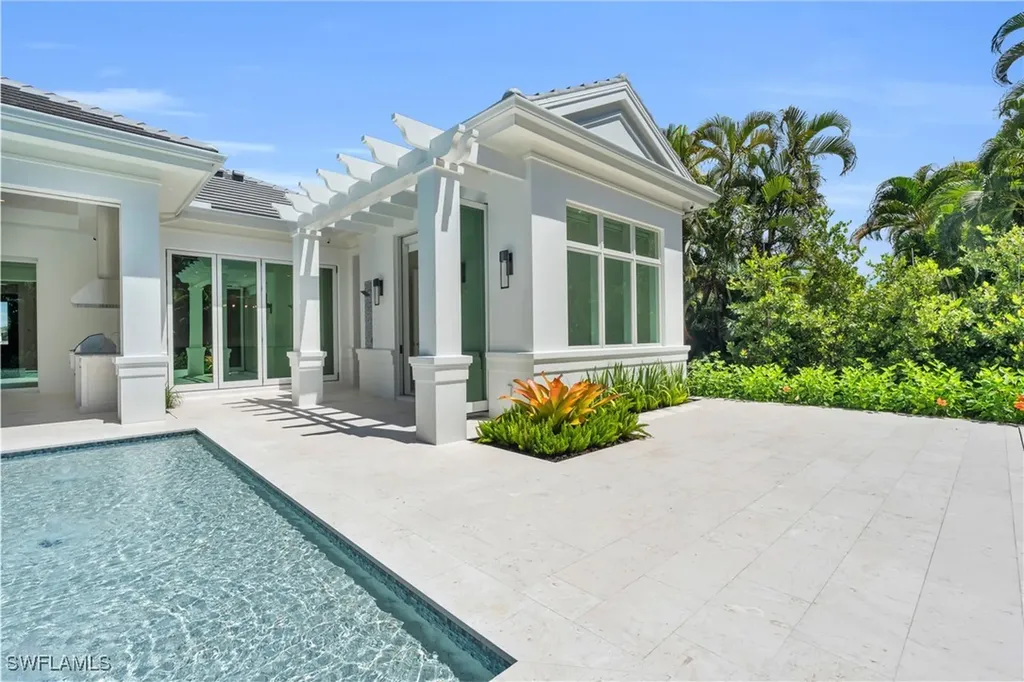 696 Fountainhead Lane Naples FL 34103