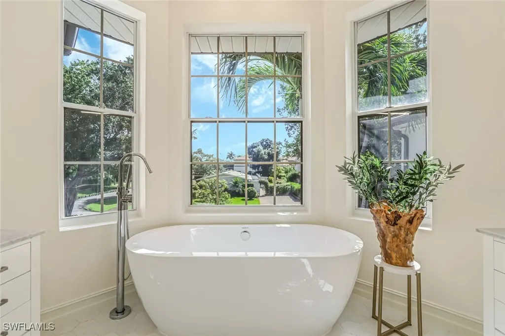 238 5th Street S Naples FL 34102