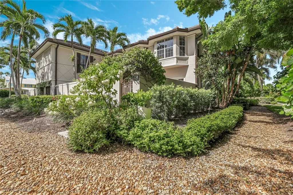 238 5th Street S Naples FL 34102