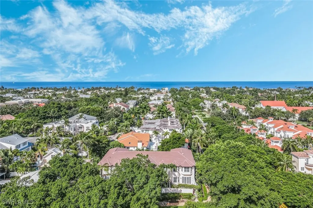 238 5th Street S Naples FL 34102