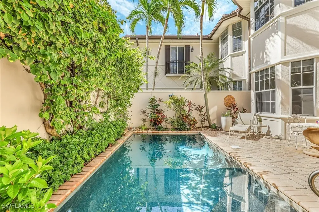 238 5th Street S Naples FL 34102