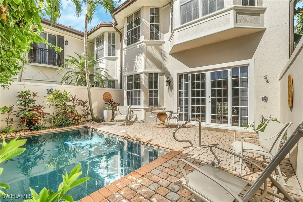 238 5th Street S Naples FL 34102