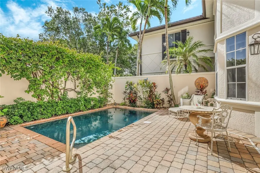 238 5th Street S Naples FL 34102