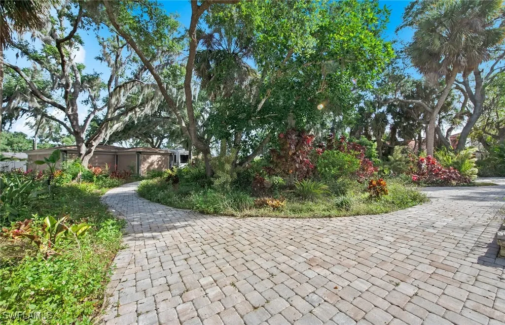 13782 River Forest Drive Fort Myers FL 33905