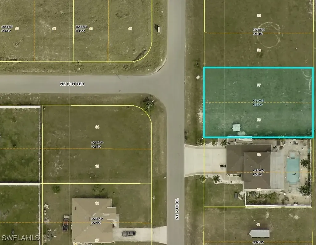 647 NE 7th Place Cape Coral FL 33909