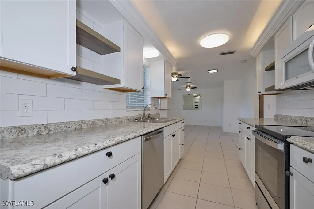 2321 Thurlow Street Alva FL 33920