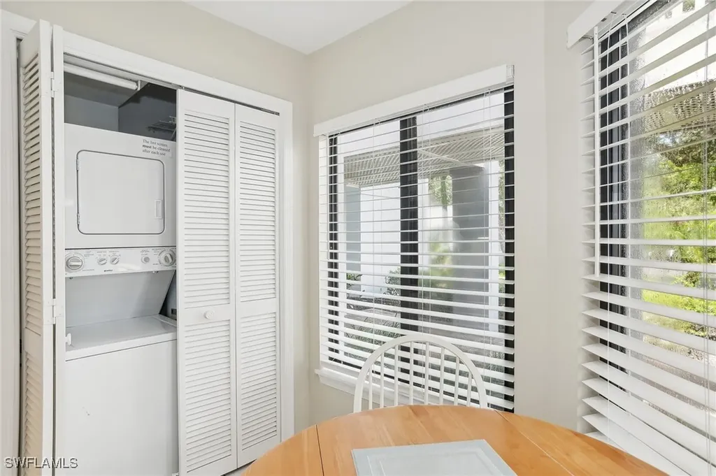 104 Courtside Drive Naples FL 34105