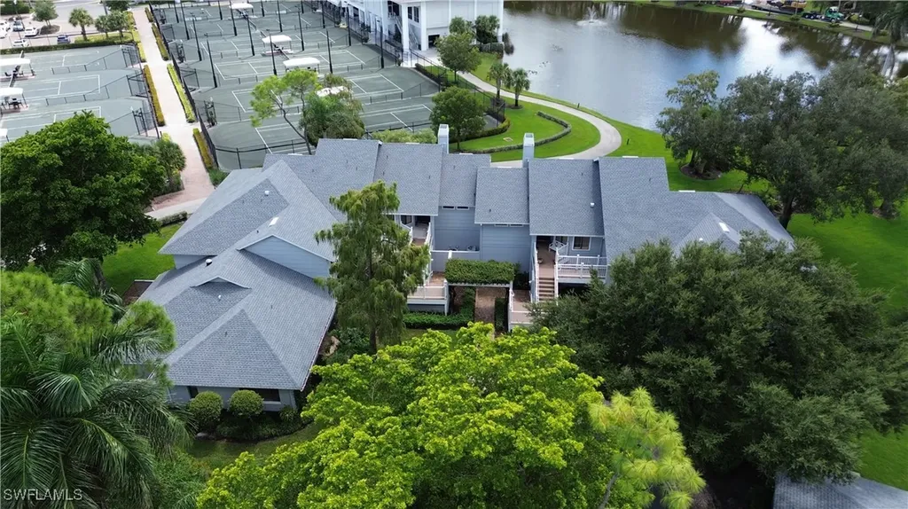 104 Courtside Drive Naples FL 34105