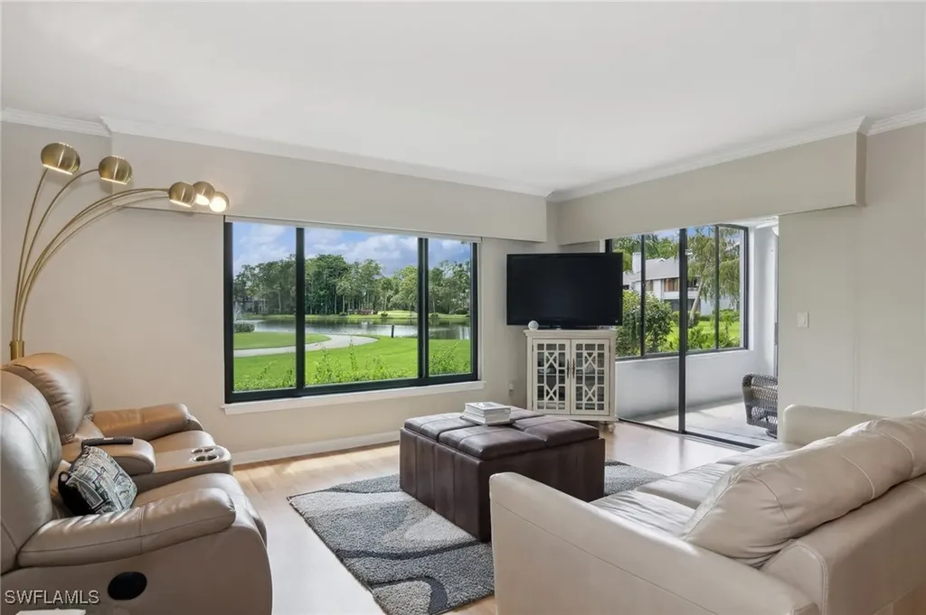 104 Courtside Drive Naples FL 34105