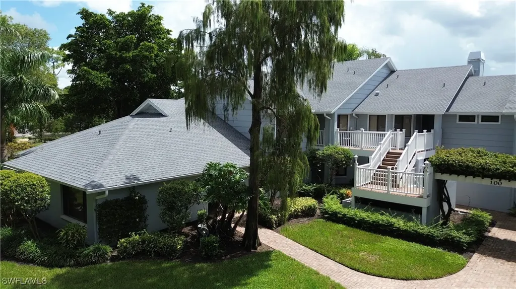 104 Courtside Drive Naples FL 34105